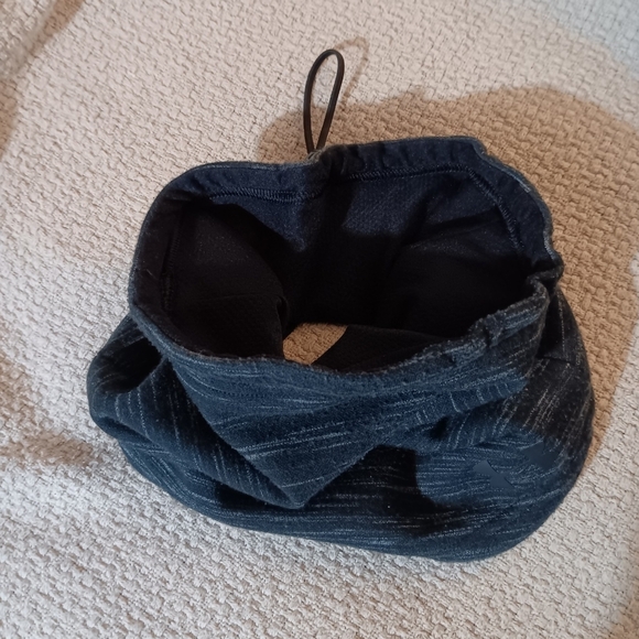 Under Armour Neck Gaiter - Picture 4 of 6